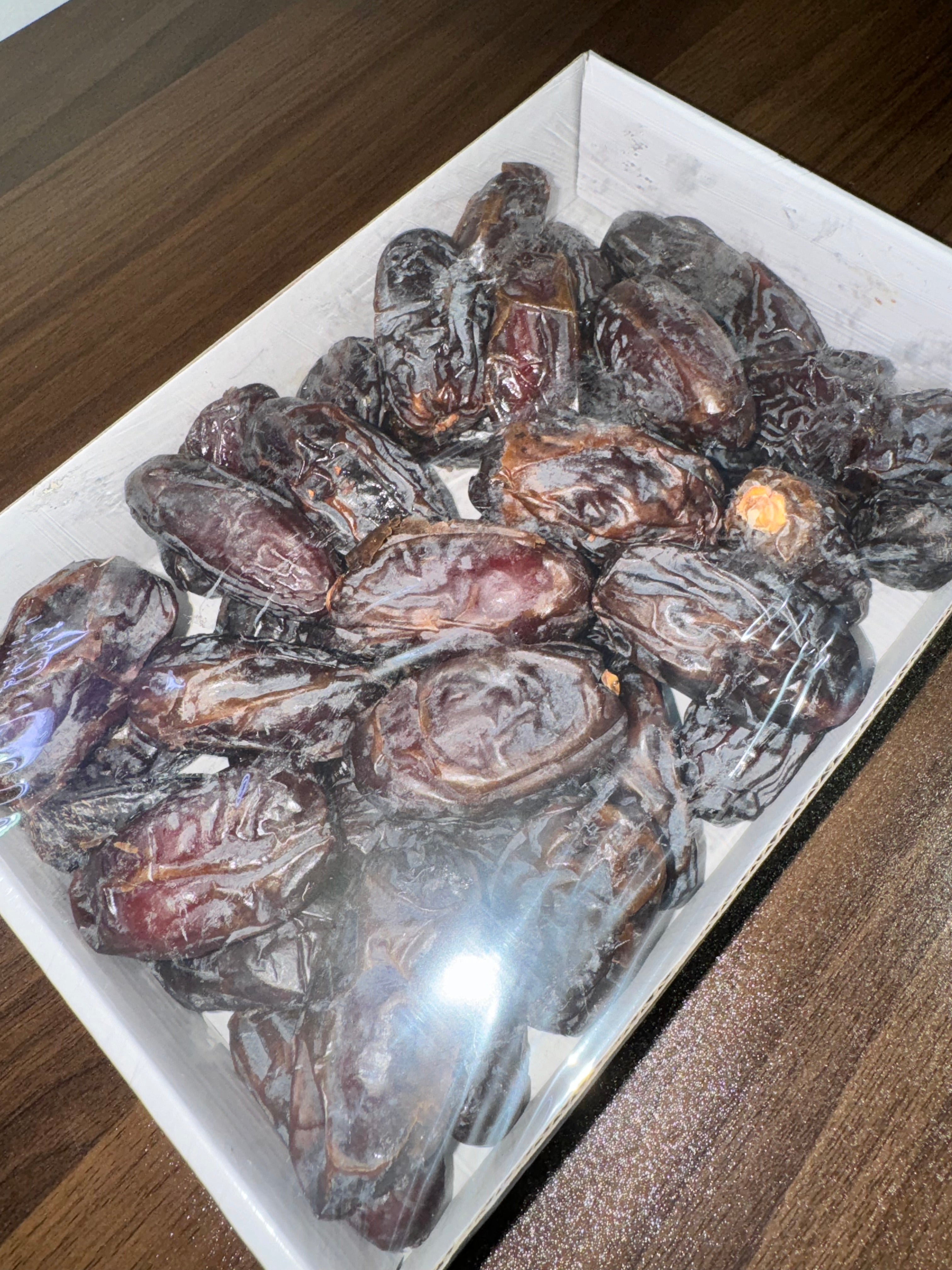 Kurma Ajwa - Ajwa Dates Dried Fruit Snack