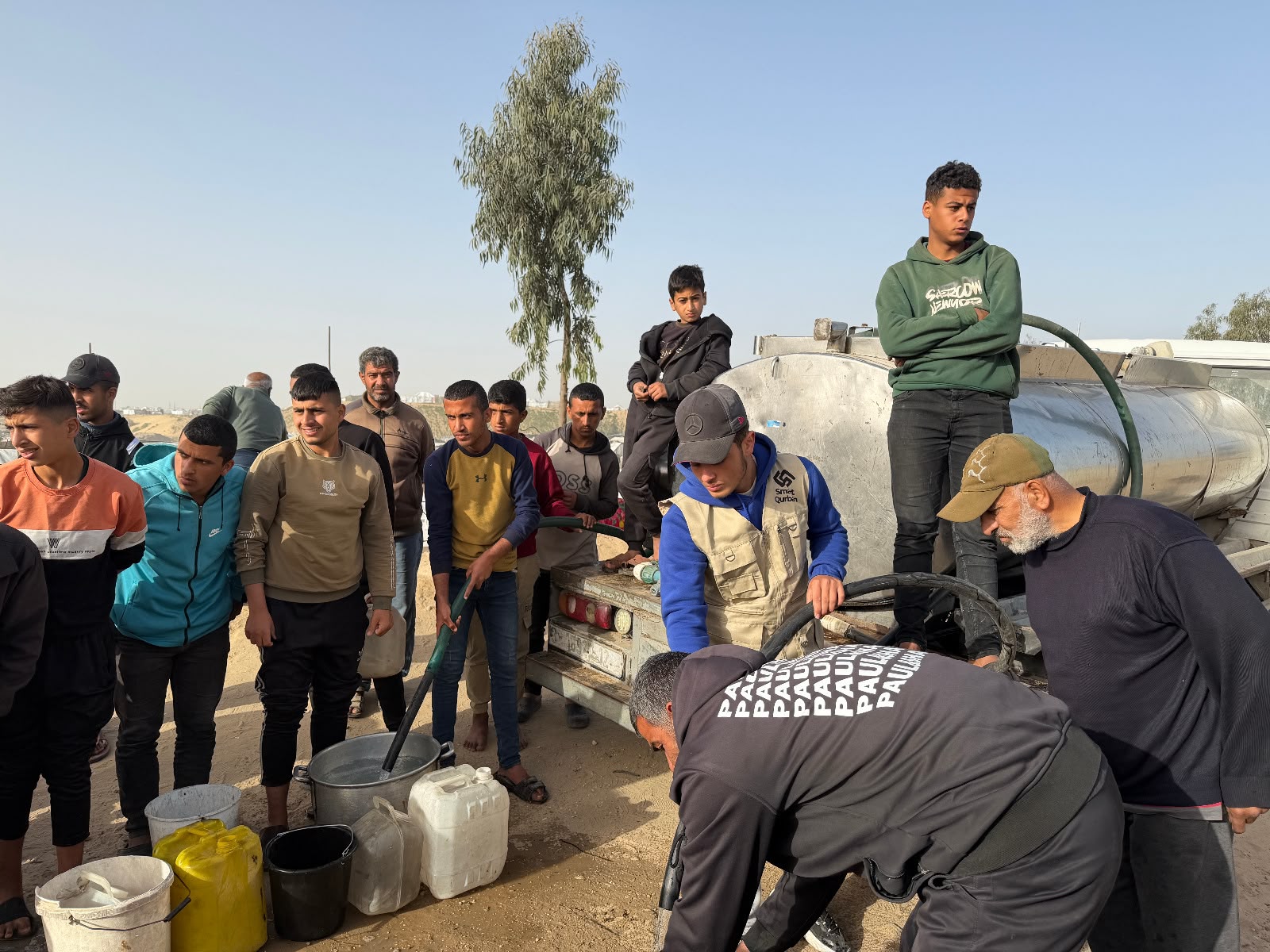 Sponsor a 1000-Litre Water Tank for Palestine or Yemen